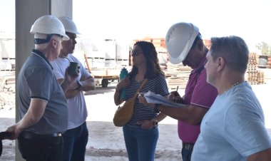 De Grandis asistió a una mesa de trabajo en la UNR para seguir potenciando el desarrollo del Polo Educativo Regional